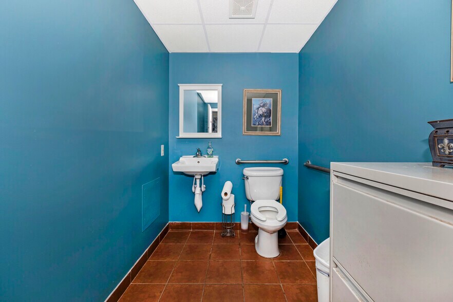 More Photos Of 801 Toll House Ave, Frederick Medical For Lease