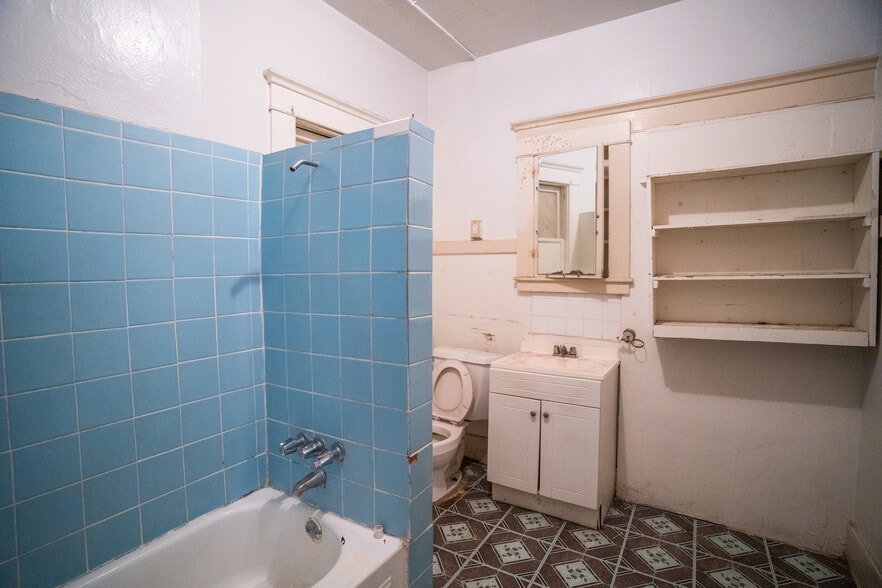 More Photos Of 1619 S St Andrews Pl, Los Angeles Apartments For Sale