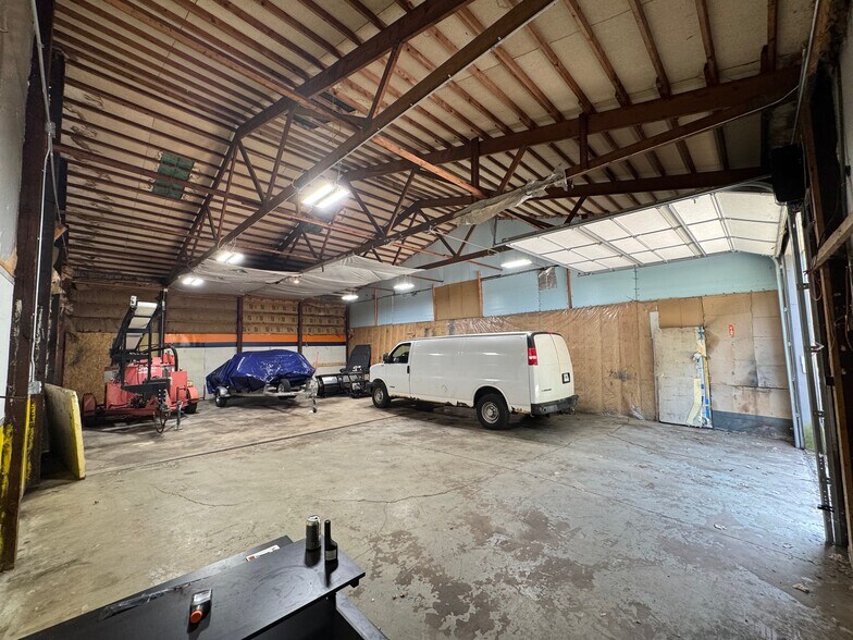 More Photos Of 51024 Portage Rd, South Bend Warehouse For Lease