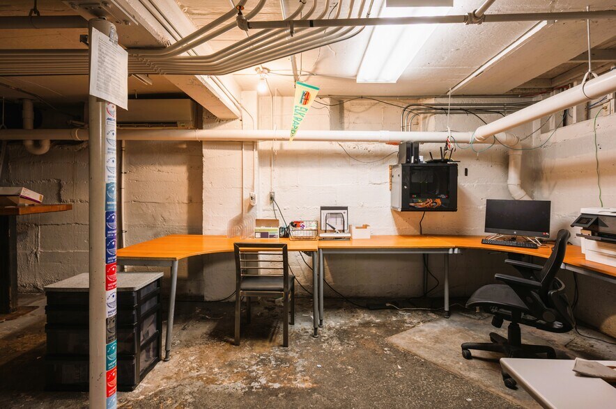 More Photos Of 151 River St, Elk Rapids General Retail For Sale