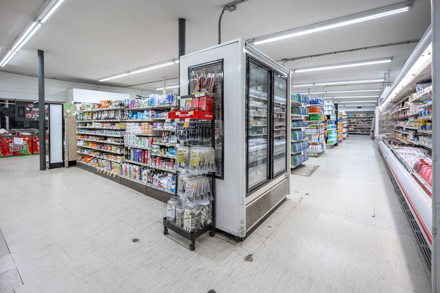 More Photos Of 1012 6th St, Maysville Supermarket For Sale