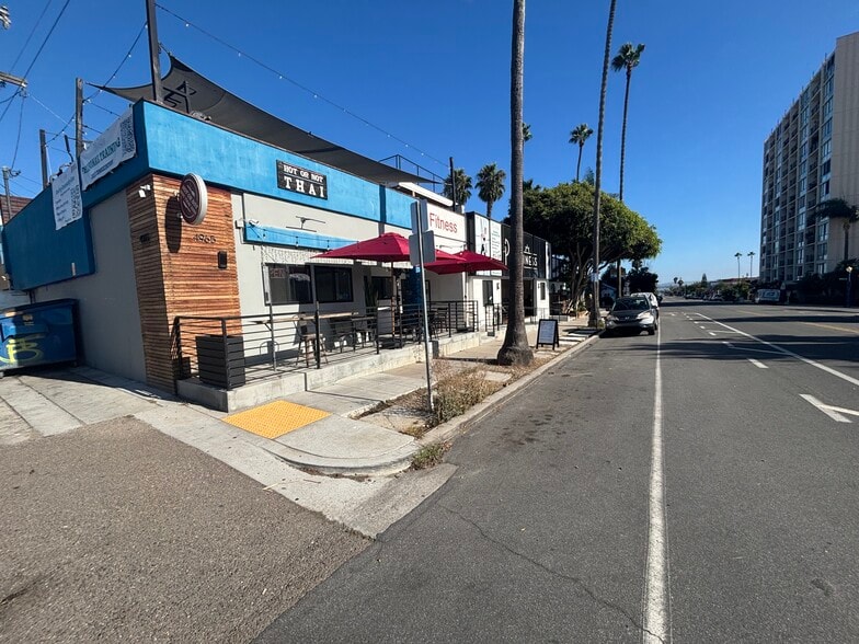 More Photos Of 4955 Cass St, San Diego General Retail For Sale