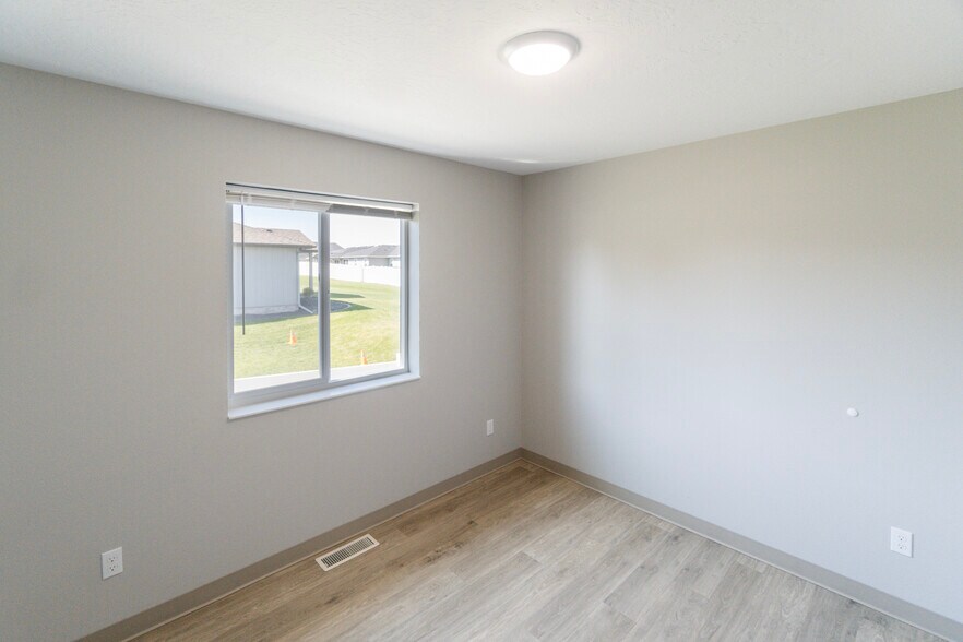 More Photos Of 1501 N Bell St, Spokane Valley Multifamily For Sale