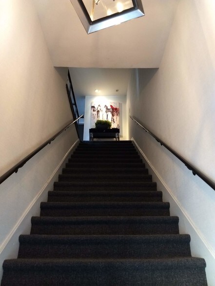 More Photos Of 17-19 Beechwood Rd, Summit General Retail For Sale