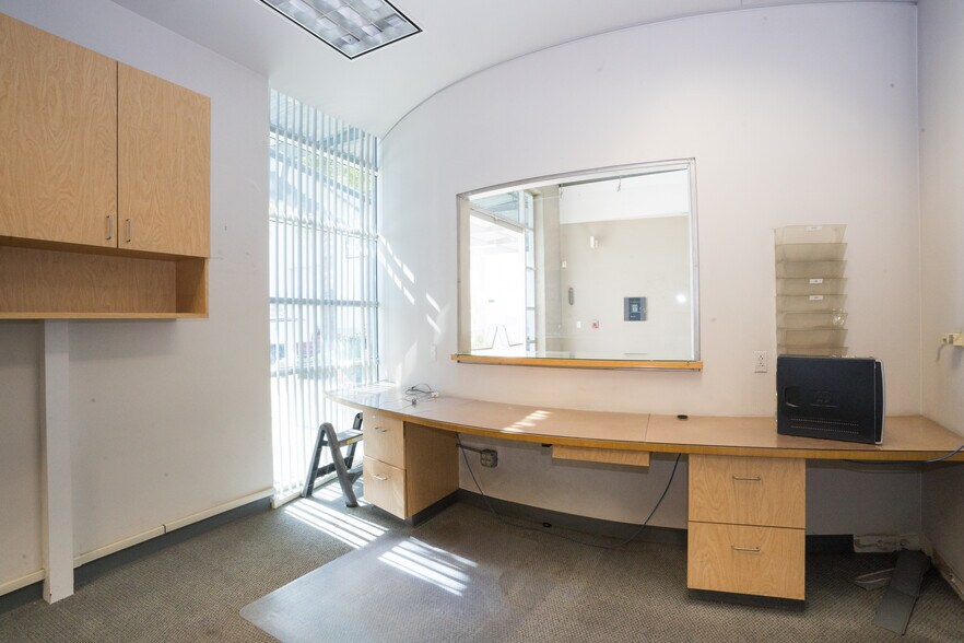 More Photos Of 925 S Lakeview Ave, Placentia Industrial For Sale