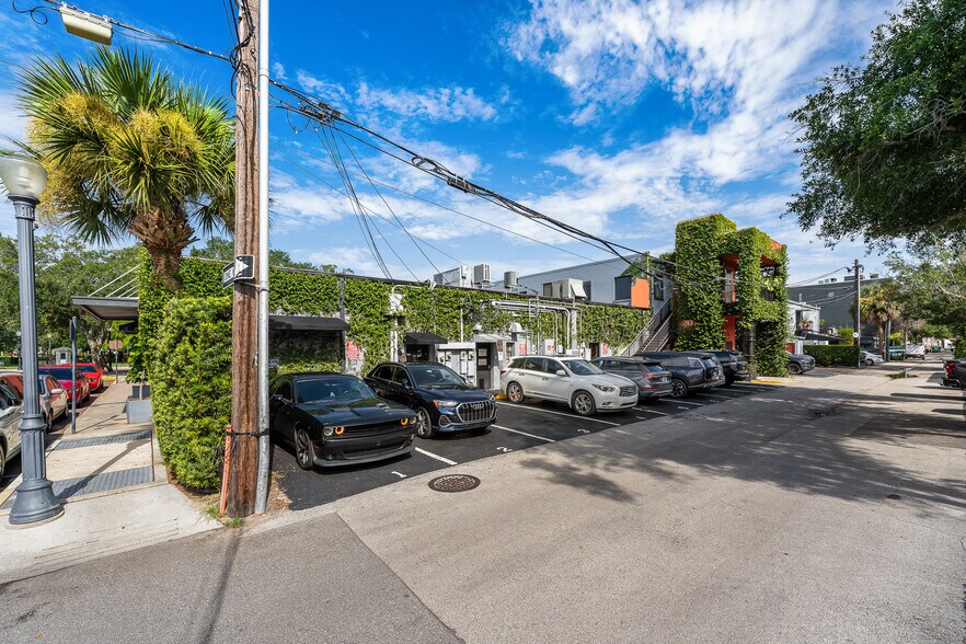 More Photos Of 210 N Park Ave, Winter Park Office For Lease