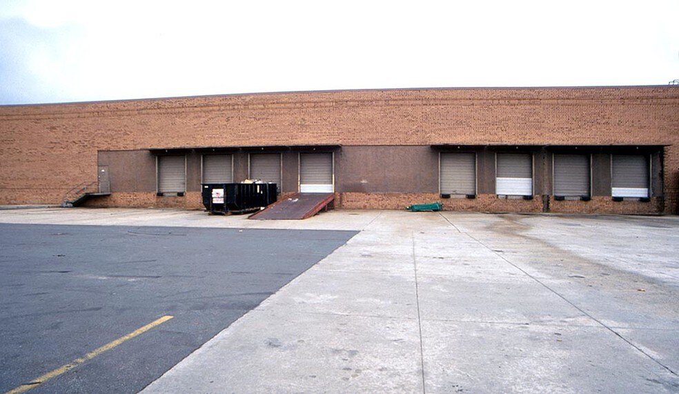 More Photos Of 6510 Jimmy Carter Blvd, Norcross Warehouse For Lease