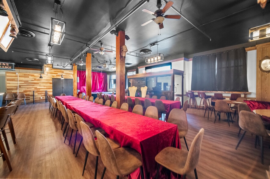 More Photos Of 45886 Wellington Ave, Chilliwack Hotel For Sale