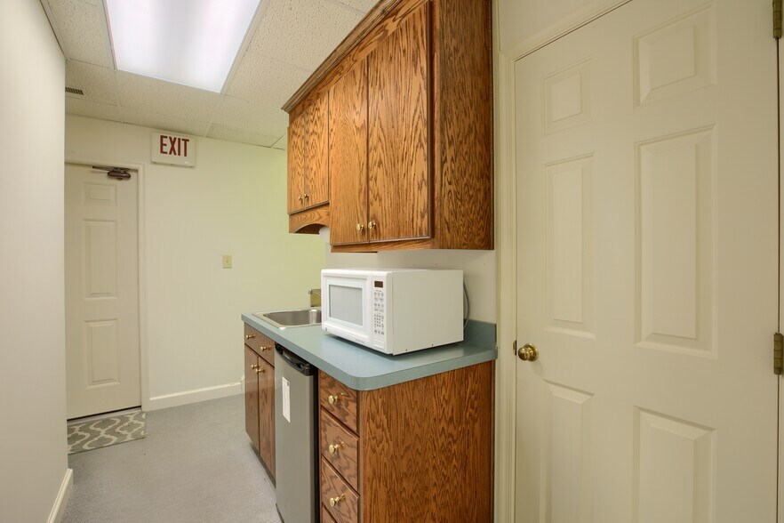 More Photos Of 7188-7196 Chapman Dr, Hayes Office For Sale