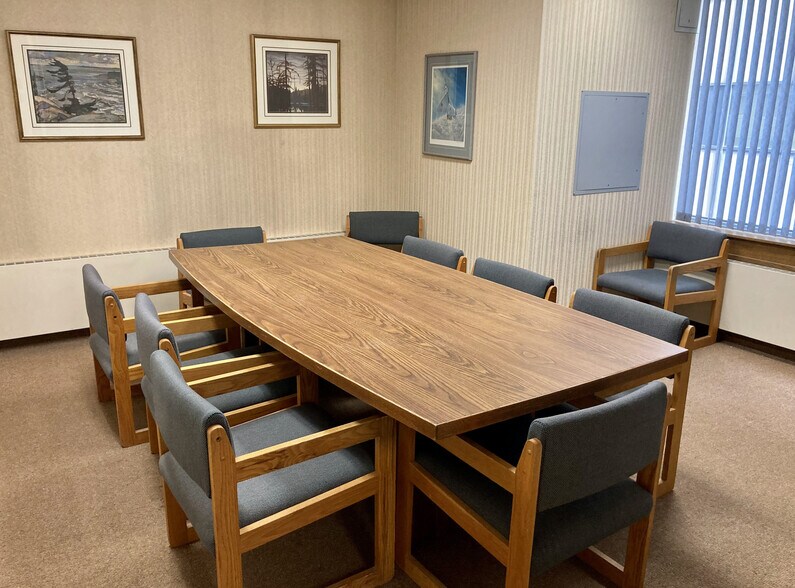 More Photos Of 900 6th Ave SW, Calgary Office Residential For Sale
