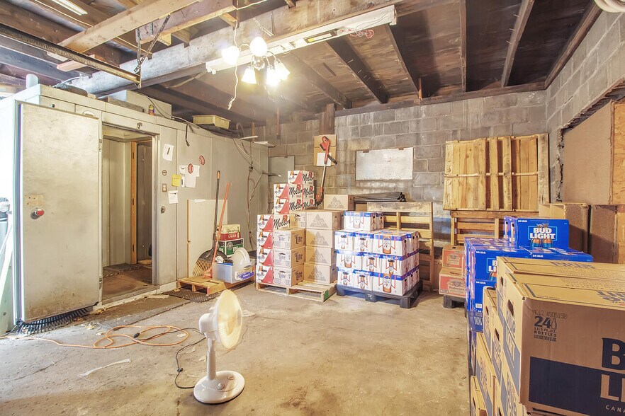 More Photos Of 16 Ellicott Pl, Depew Restaurant For Sale