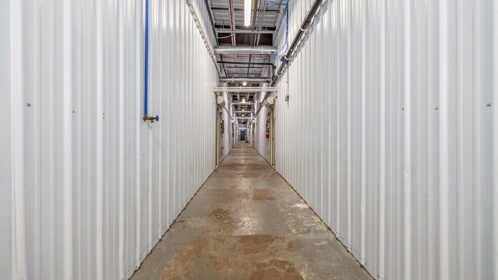 More Photos Of 106 E Smith St, Iron Mountain Distribution For Sale