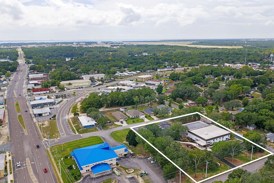 More Photos Of 313-315 Edge Ave, Valparaiso Office For Sale