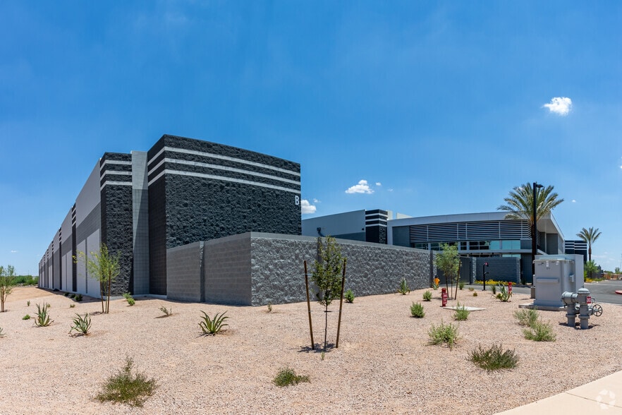 More Photos Of 2165 S Douglas Dr, Chandler Self Storage For Sale