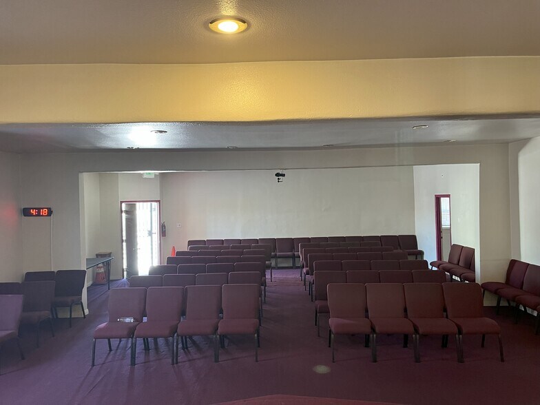 More Photos Of 8225 Main St, Los Angeles Religious Facility For Lease