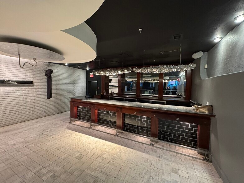 More Photos Of 1125 Kensington Rd NW, Calgary Storefront Retail Office For Sale