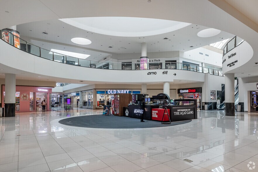 More Photos Of 9301 Tampa Ave, Northridge Unknown For Lease