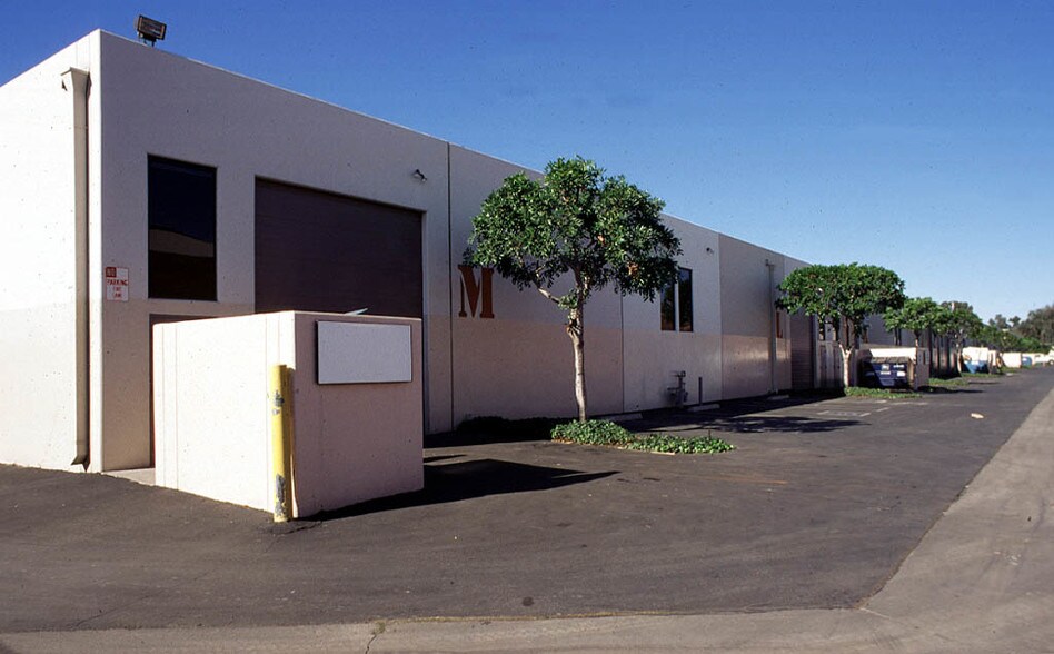 More Photos Of 12350 Montague St, Pacoima Warehouse For Lease