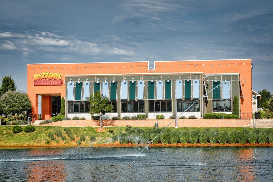 More Photos Of 1340 W Memorial Rd, Oklahoma City Restaurant For Lease