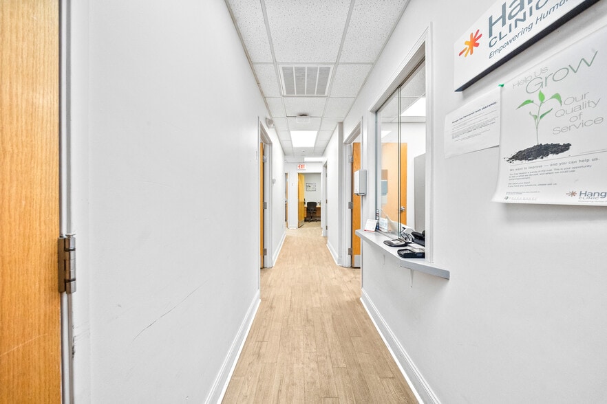 More Photos Of 1901 Winchester Ave, Ashland Office For Sale