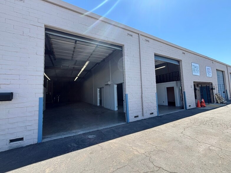 More Photos Of 3747 W Pacific Ave, Sacramento Warehouse For Lease