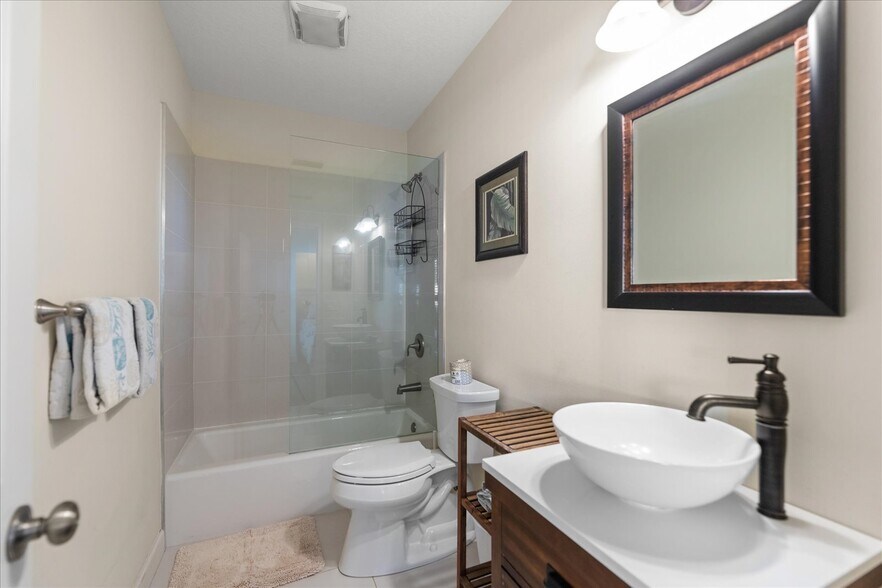 More Photos Of 413 Pine Ave, Anna Maria Flex For Sale