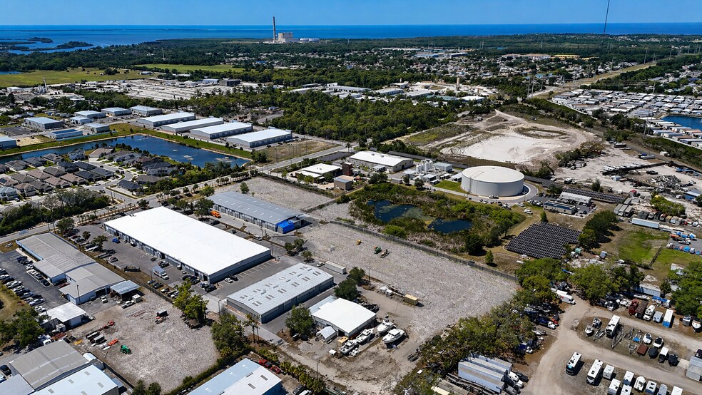 More Photos Of 1500 L and R Industrial Blvd, Tarpon Springs Warehouse For Lease