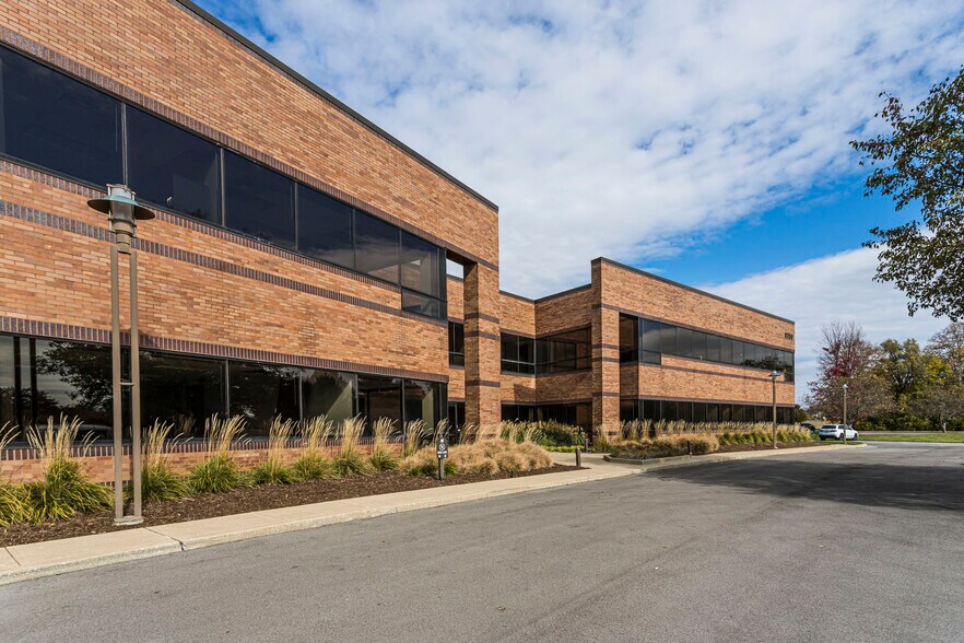 More Photos Of 9780 Ormsby Station Rd, Louisville Office For Lease