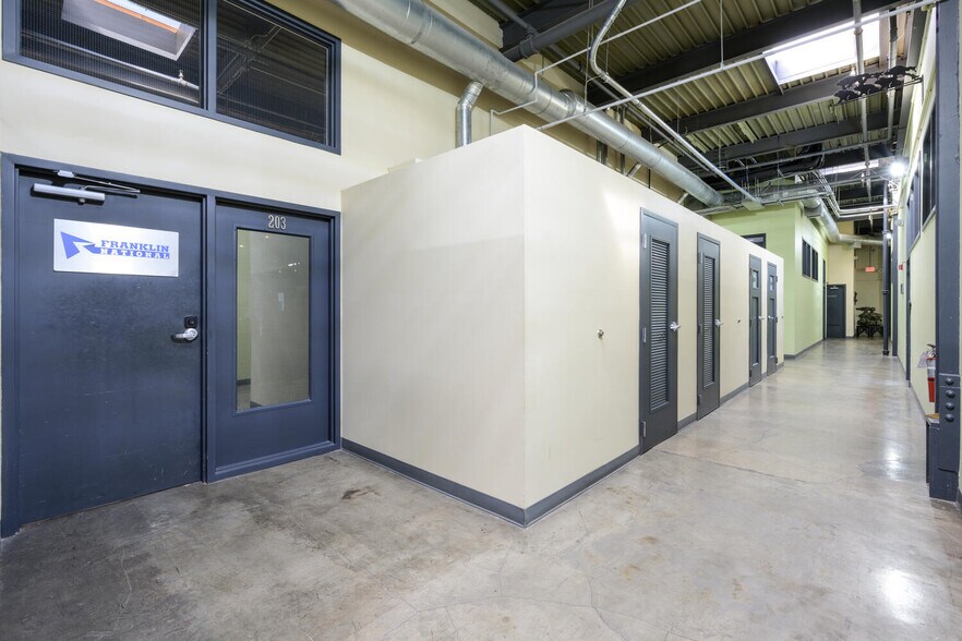 More Photos Of 400 Clematis St, West Palm Beach Loft Creative Space For Lease