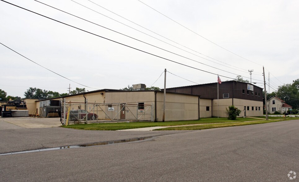 Primary Photo Of 1101 S Lafayette St, Elkhart Manufacturing For Lease