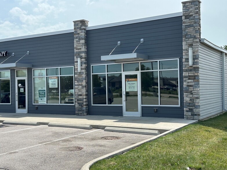 More Photos Of 1909 Veterans Memorial Parkway S, Lafayette Storefront Retail Office For Lease