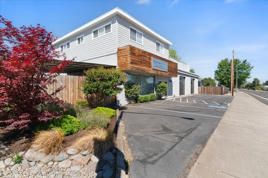 More Photos Of 2937 Merriman Rd, Medford Storefront Retail Residential For Sale