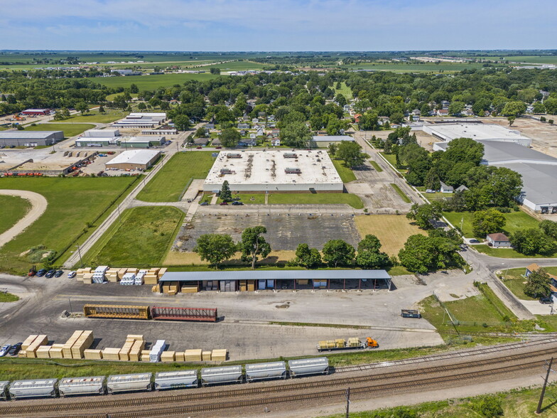 Primary Photo Of 200 E Avenue G, Rochelle Industrial For Sale