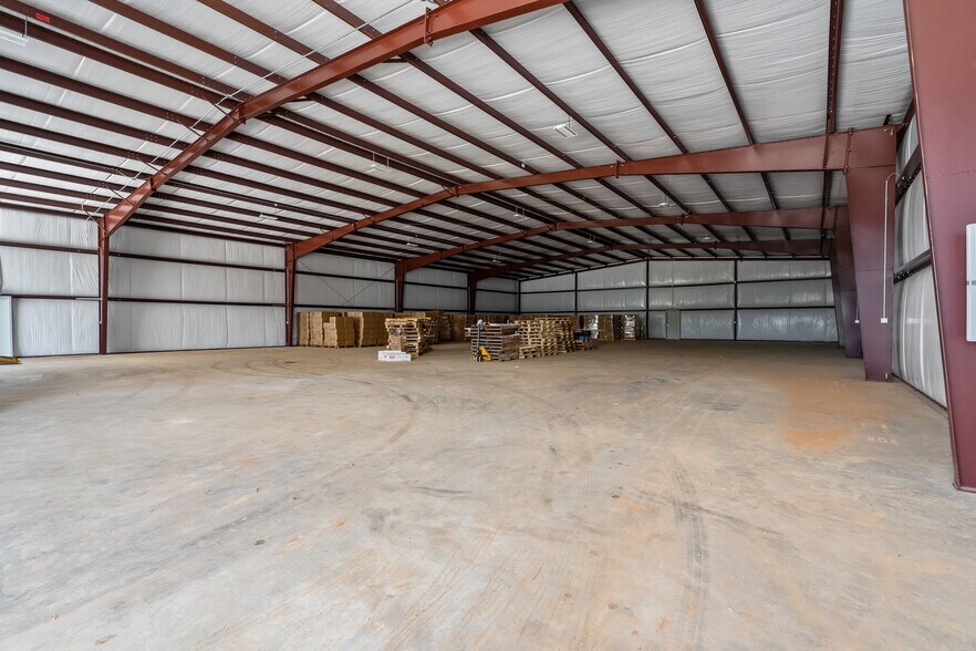 More Photos Of 27 Airport Business, Jasper Warehouse For Lease