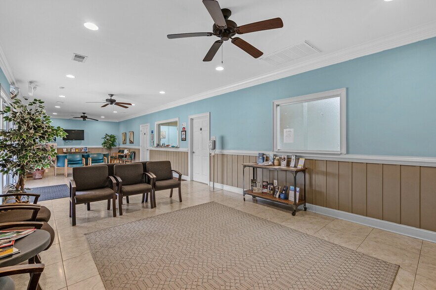 More Photos Of 3583 US-17 BUS, Murrells Inlet Medical For Lease