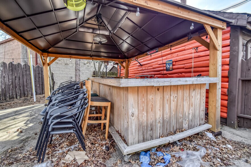 More Photos Of 28810 Lake Shore Blvd, Willowick General Retail For Sale