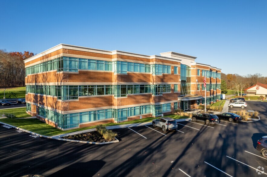 More Photos Of 2 Park Central Dr, Southborough Medical For Lease