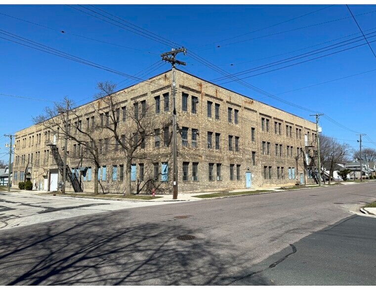 More Photos Of 1133 S 16th St, Manitowoc Warehouse For Sale