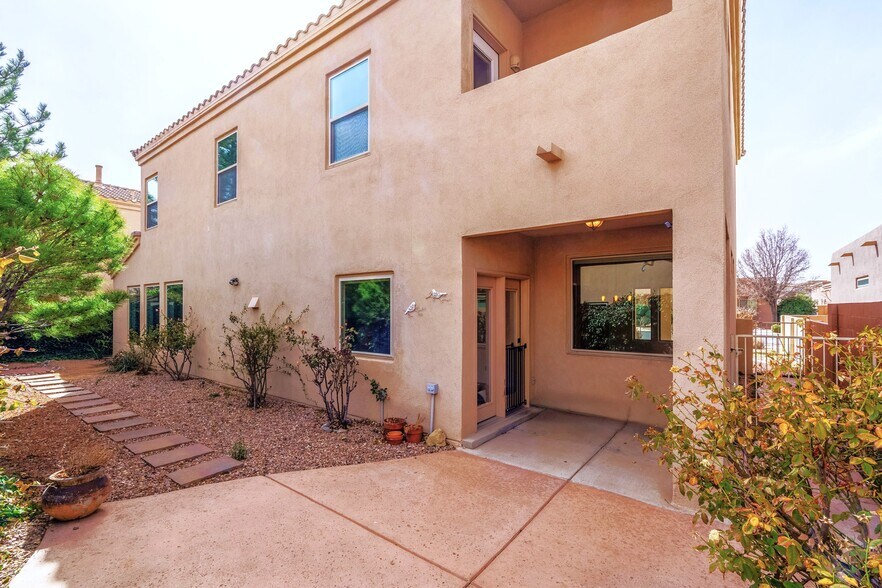 More Photos Of 4316 Beresford Ln Nw, Albuquerque Flex For Sale