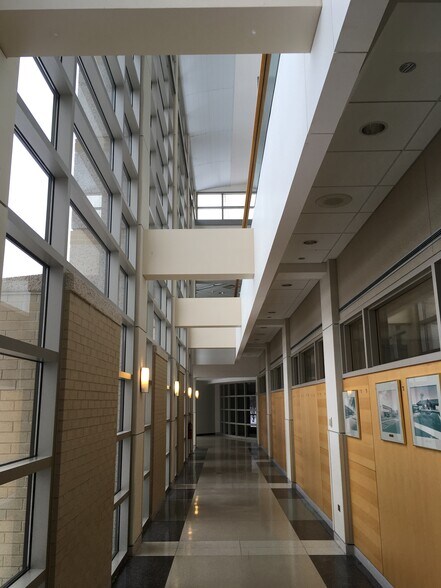 More Photos Of 901-934 Center St, Elgin Hospital For Sale