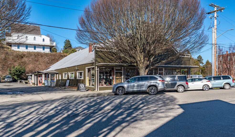 More Photos Of 802 Washington St, Port Townsend General Retail For Sale