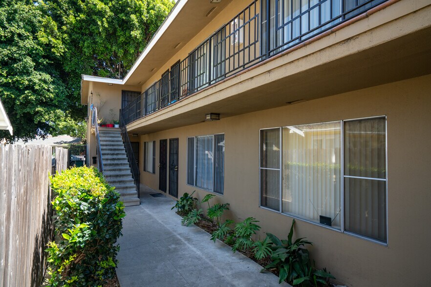 More Photos Of 1137 Junipero Ave, Long Beach Apartments For Sale