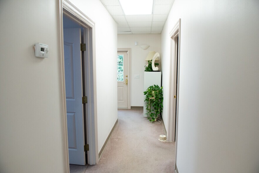 More Photos Of 3707 W Market St, Greensboro Office For Sale