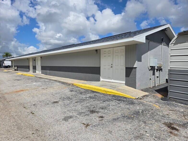 More Photos Of 11151 66th St N, Largo Office For Lease