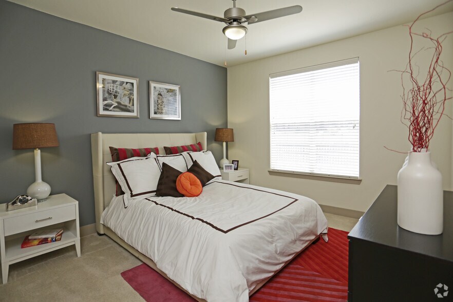 More Photos Of 744 Brick Row, Richardson Apartments For Lease