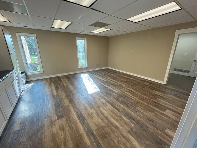 More Photos Of 5182 Blazer Pky, Dublin Office For Sale