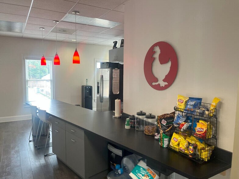 More Photos Of 324 Cherokee St NE, Marietta Office For Sale