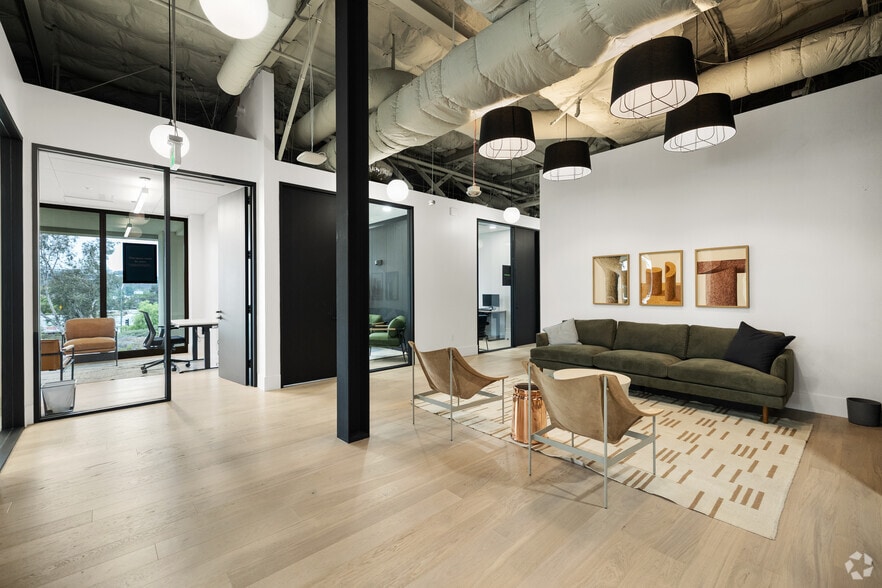 More Photos Of 17190 Bernardo Center Dr, San Diego Coworking Space