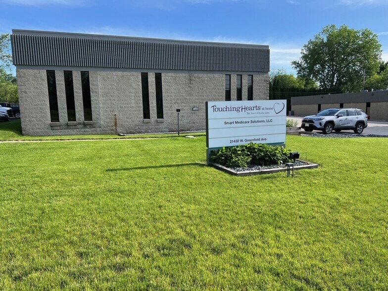 Primary Photo Of 21430 W Greenfield Ave, New Berlin Office Residential For Lease