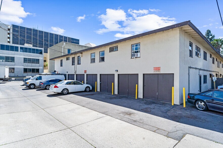 More Photos Of 817 N Parton St, Santa Ana Apartments For Sale